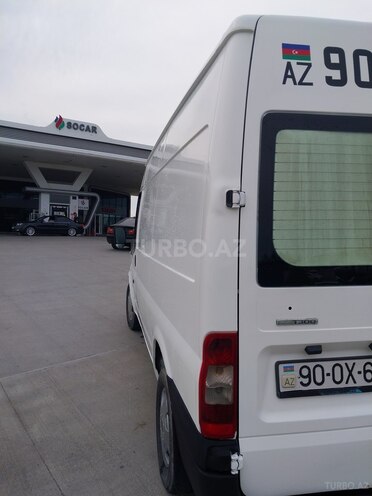Ford Transit-10