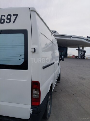 Ford Transit-9