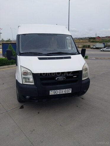 Ford Transit-17