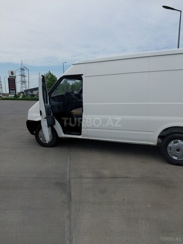 Ford Transit-21