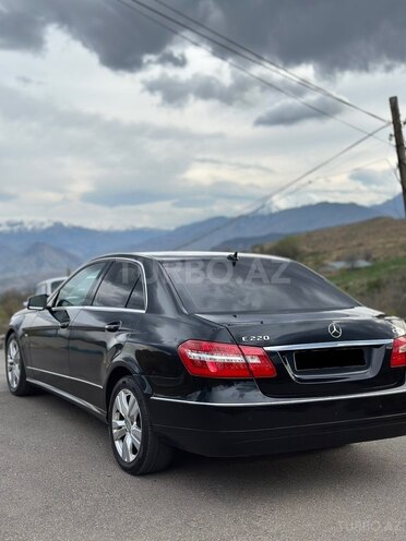 Mercedes E 220-6