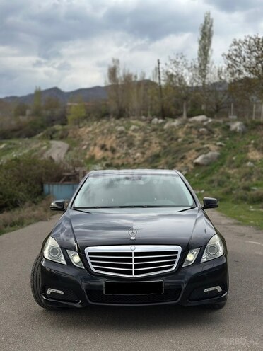 Mercedes E 220-1