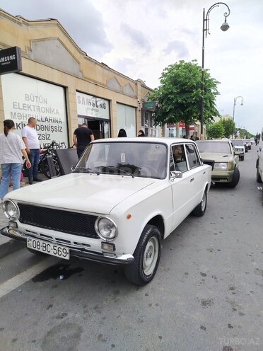 LADA (VAZ) 21011-1
