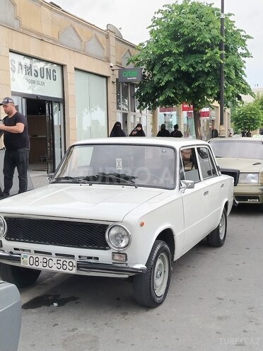 LADA (VAZ) 21011-2