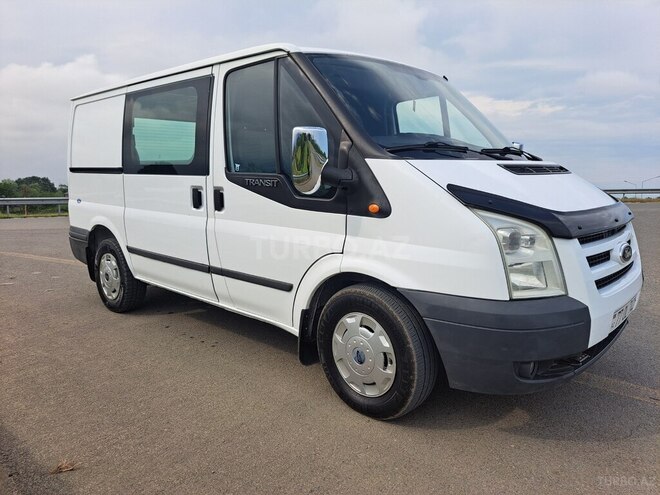 Ford Transit-3