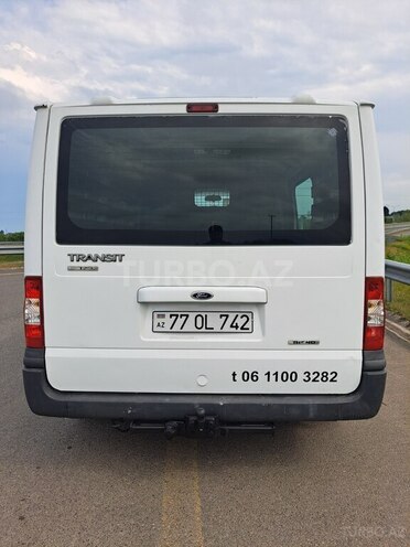 Ford Transit-4