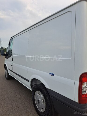 Ford Transit-6