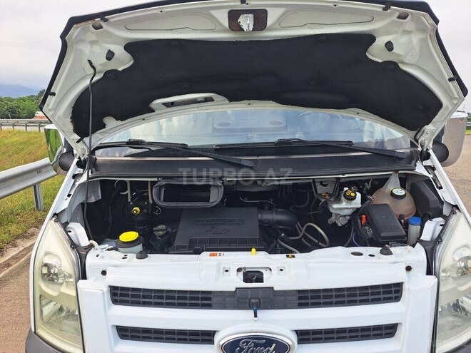 Ford Transit-8
