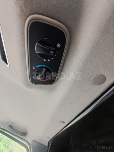 Ford Transit-13