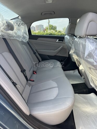 Hyundai Sonata-10