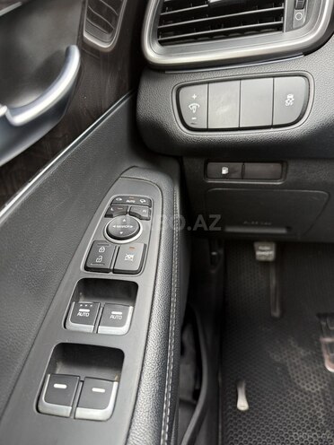 Kia Sorento-13