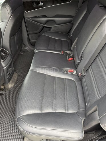 Kia Sorento-12