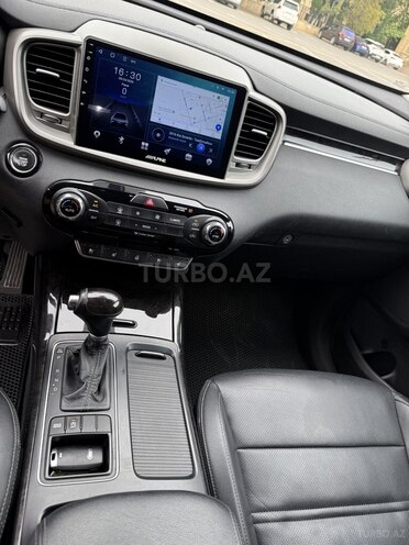 Kia Sorento-9