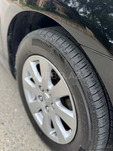 Toyota Camry-8