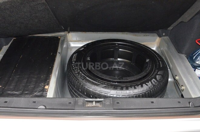 Mercedes E 240-3