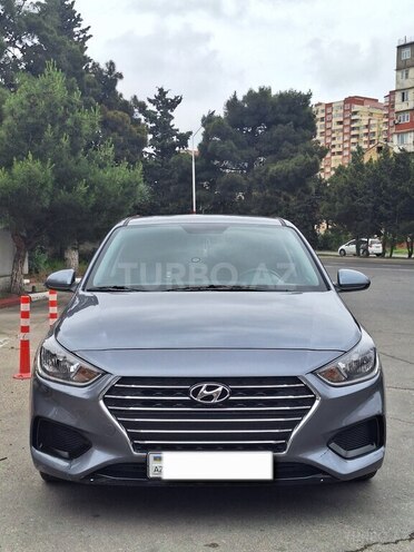 Hyundai Accent-1