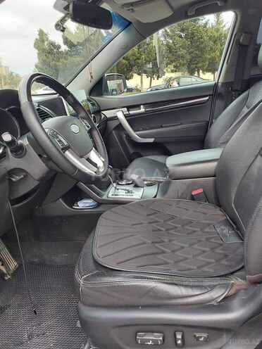 Kia Sorento-9