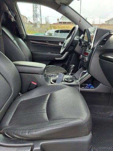 Kia Sorento-11