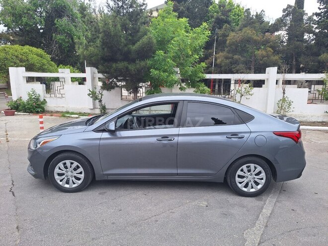 Hyundai Accent-3