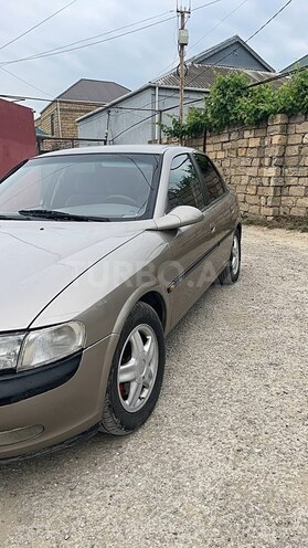 Opel Vectra-3
