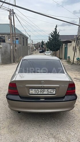 Opel Vectra-4