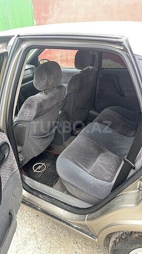 Opel Vectra-6