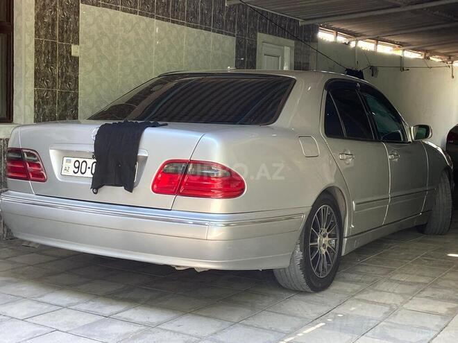 Mercedes E 270-5