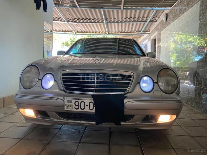 Mercedes E 270-9