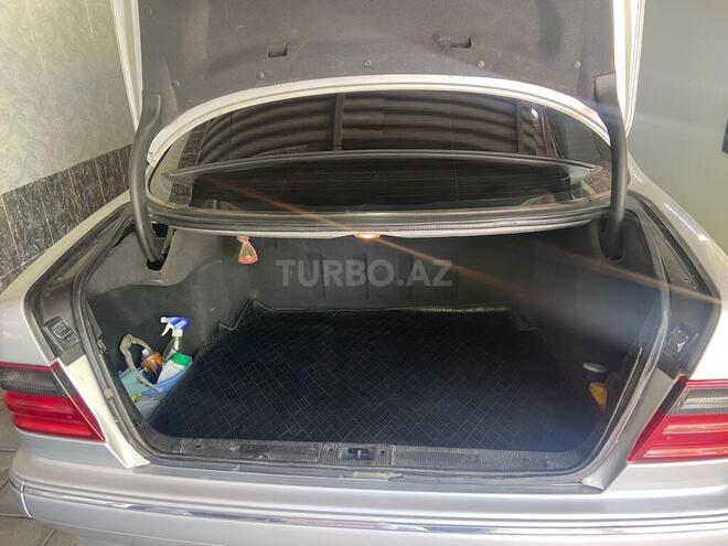 Mercedes E 270-13