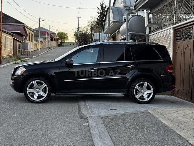 Mercedes GL 550 4MATIC-3