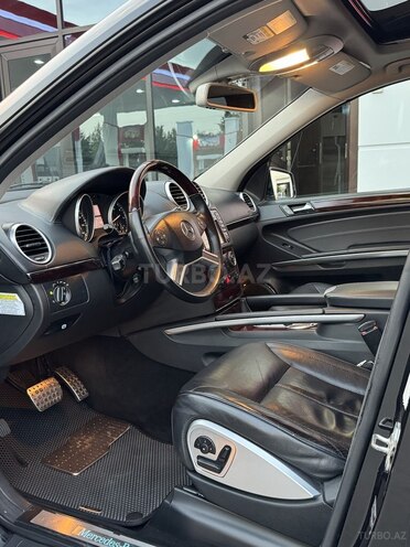 Mercedes GL 550 4MATIC-7