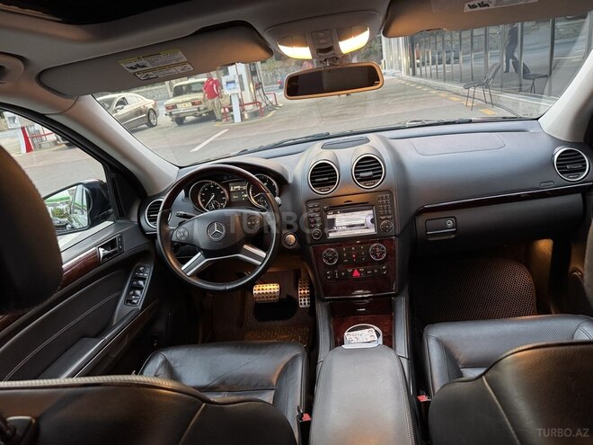 Mercedes GL 550 4MATIC-6