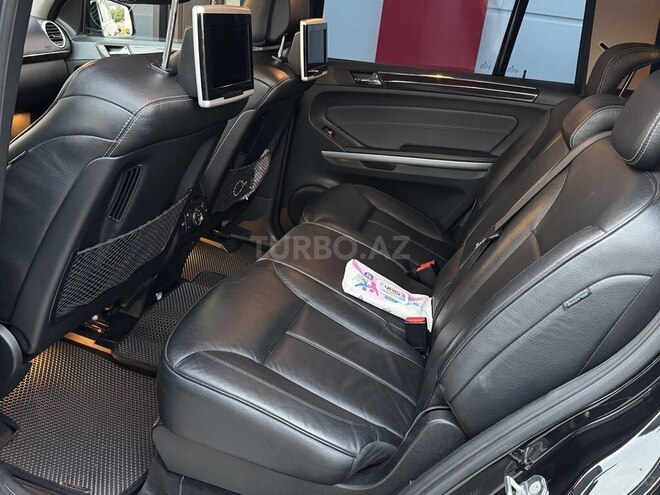 Mercedes GL 550 4MATIC-14