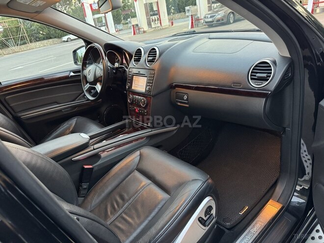 Mercedes GL 550 4MATIC-10