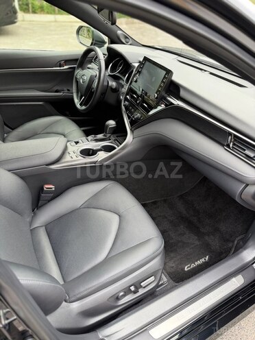 Toyota Camry-13