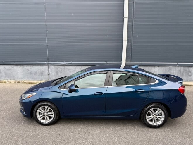Chevrolet Cruze-12