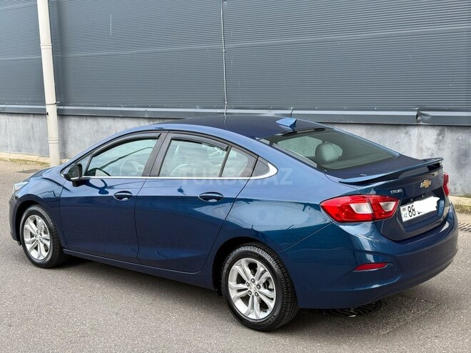 Chevrolet Cruze-17