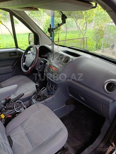 Ford Tourneo Connect-9