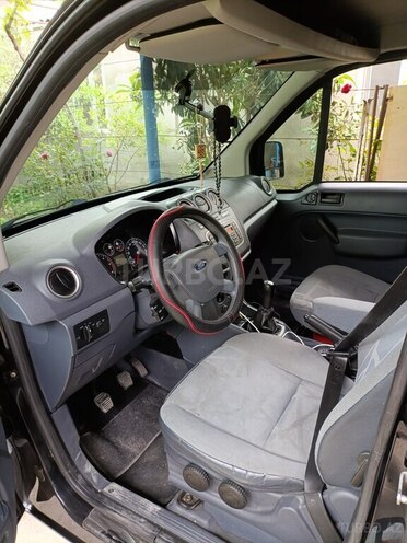 Ford Tourneo Connect-8