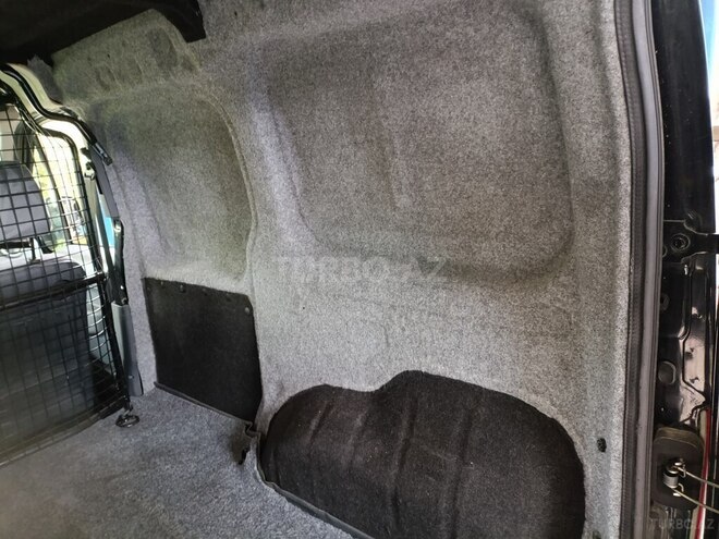 Ford Tourneo Connect-16