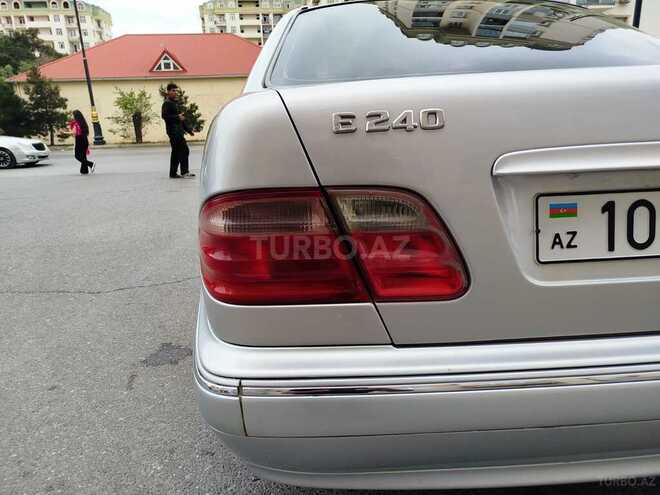 Mercedes E 240-16