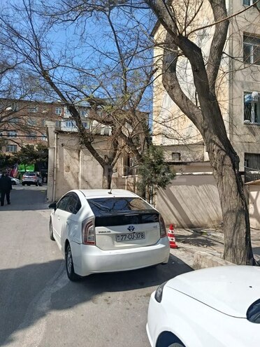 Toyota Prius-2