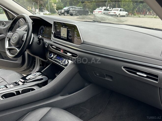 Hyundai Sonata-11