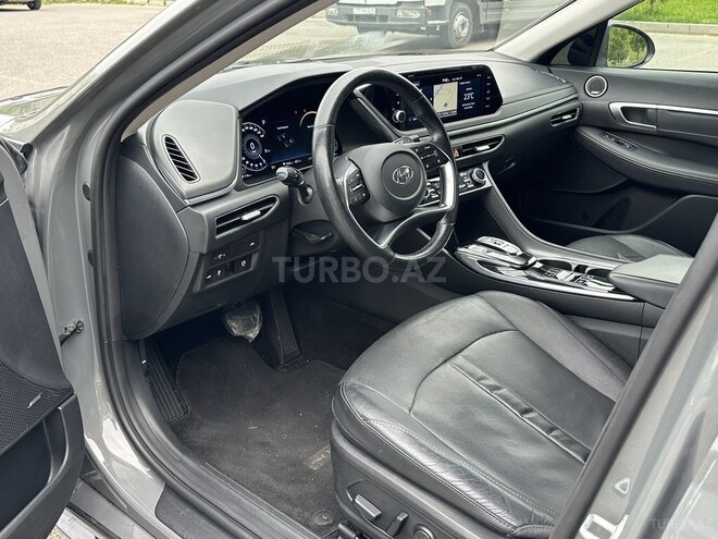 Hyundai Sonata-12