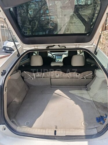 Toyota Prius-3