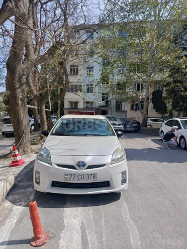 Toyota Prius-1