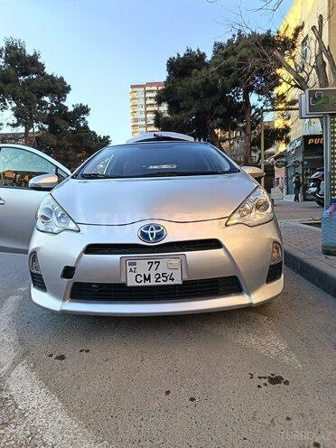 Toyota Aqua-1