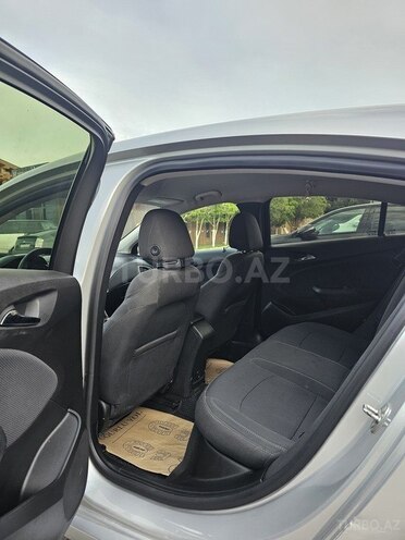Chevrolet Cruze-6