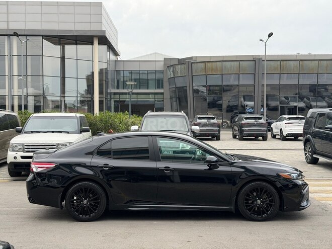 Toyota Camry-7