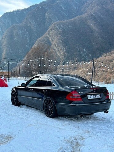 Mercedes E 240-5